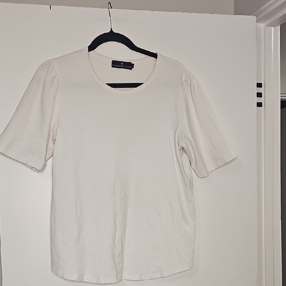 Pomander Place Cream Short Sleeve Top